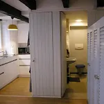 Joline Private Guest Downtown Appartement