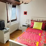 Joline Private Guest Downtown Nidau