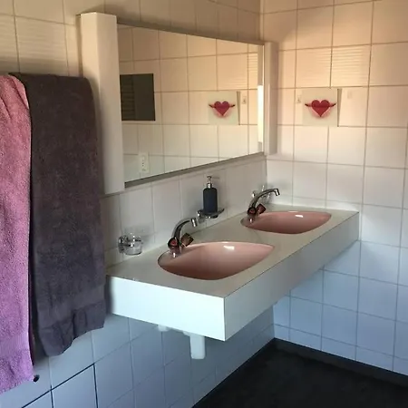 Joline Private Guest Downtown Nidau