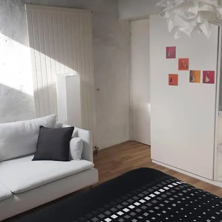 Joline Private Guest Downtown Daire