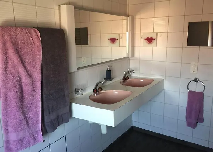 Joline Private Guest Downtown Nidau