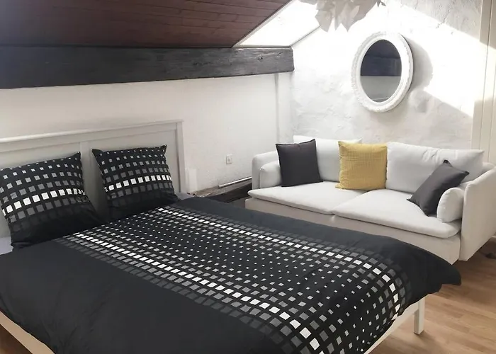 Joline Private Guest Downtown