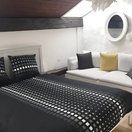 Joline Private Guest Downtown