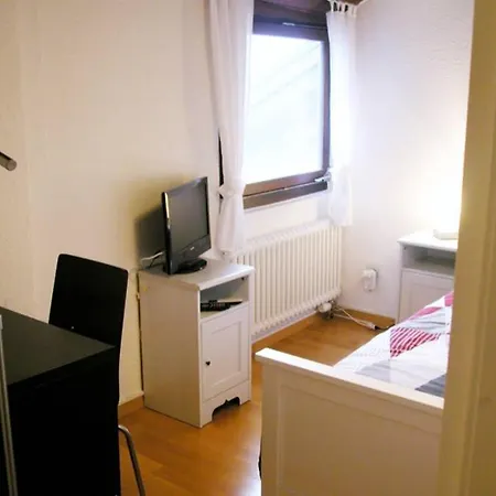 Joline Private Guest Downtown Nidau